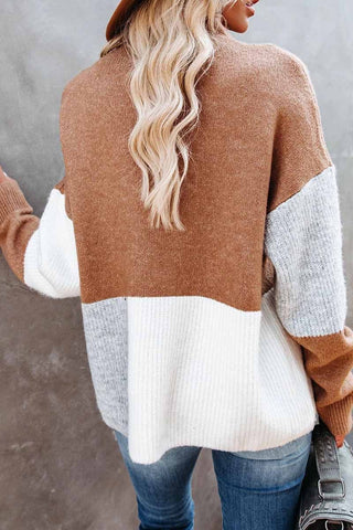 Leisure Contrasting Color High Neck Knitted Sweater