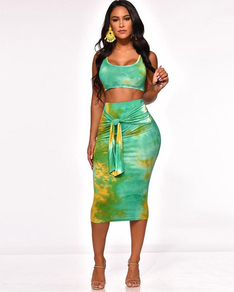 curvy-tied-in-knot-skirt-set