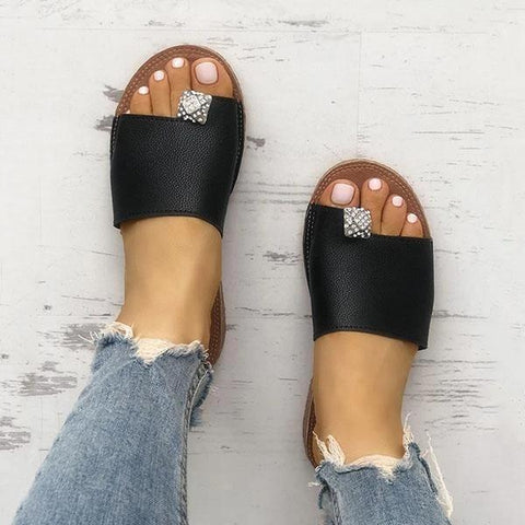 Shiny Embellished Single Strap Toe Ring Slippers